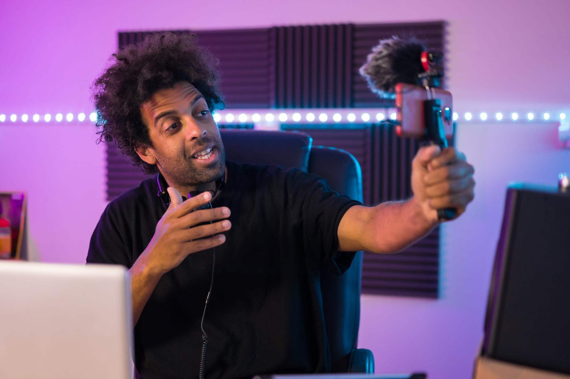 Join the 20Five Family: Elevate Your Influence with Our TikTok Live Streaming Team!